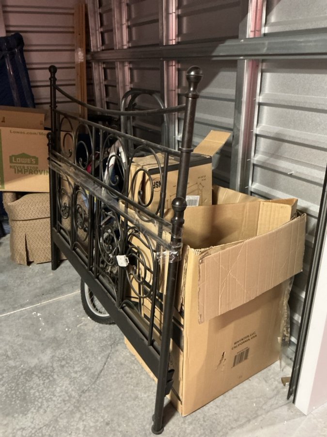10 x 10 storage unit in Las Vegas, NV