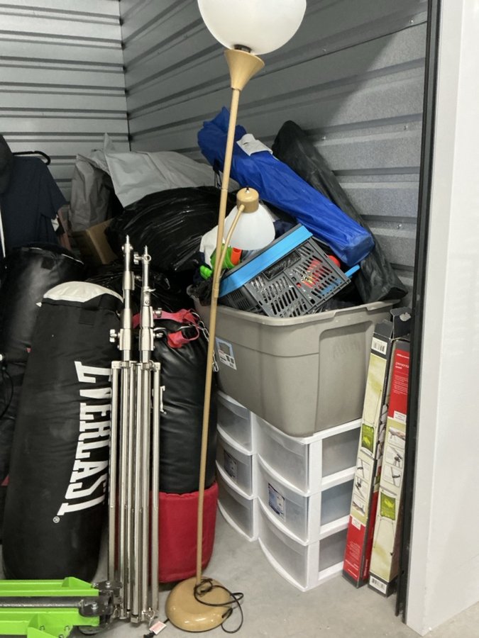 10 x 10 storage unit in Las Vegas, NV
