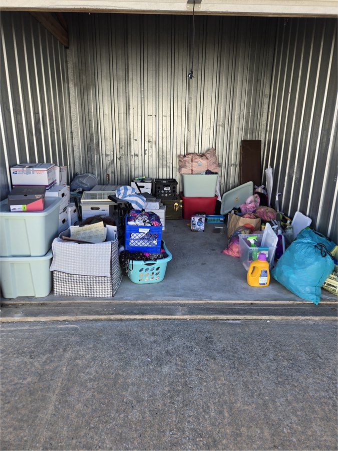 10 x 10 storage unit in Warrenton, MO