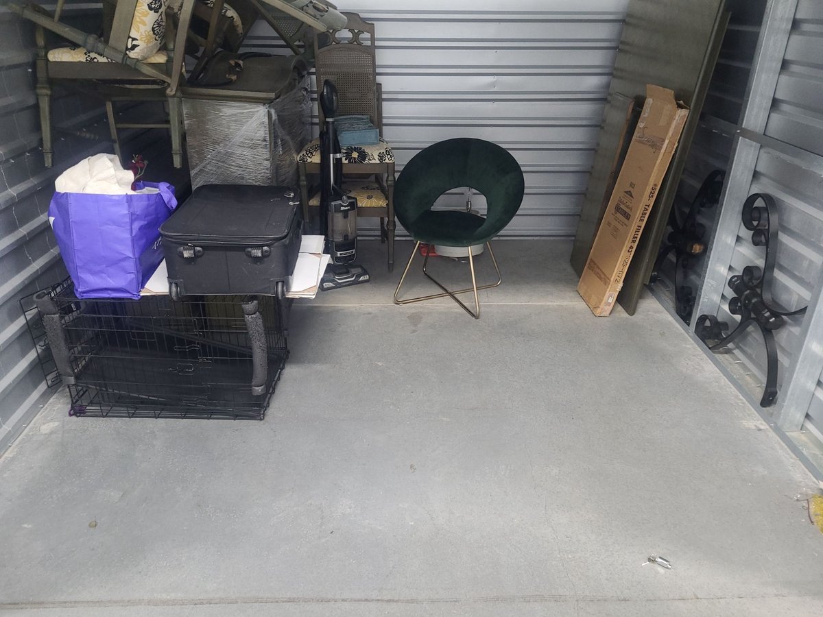 10 x 10 storage unit in Vancouver, WA