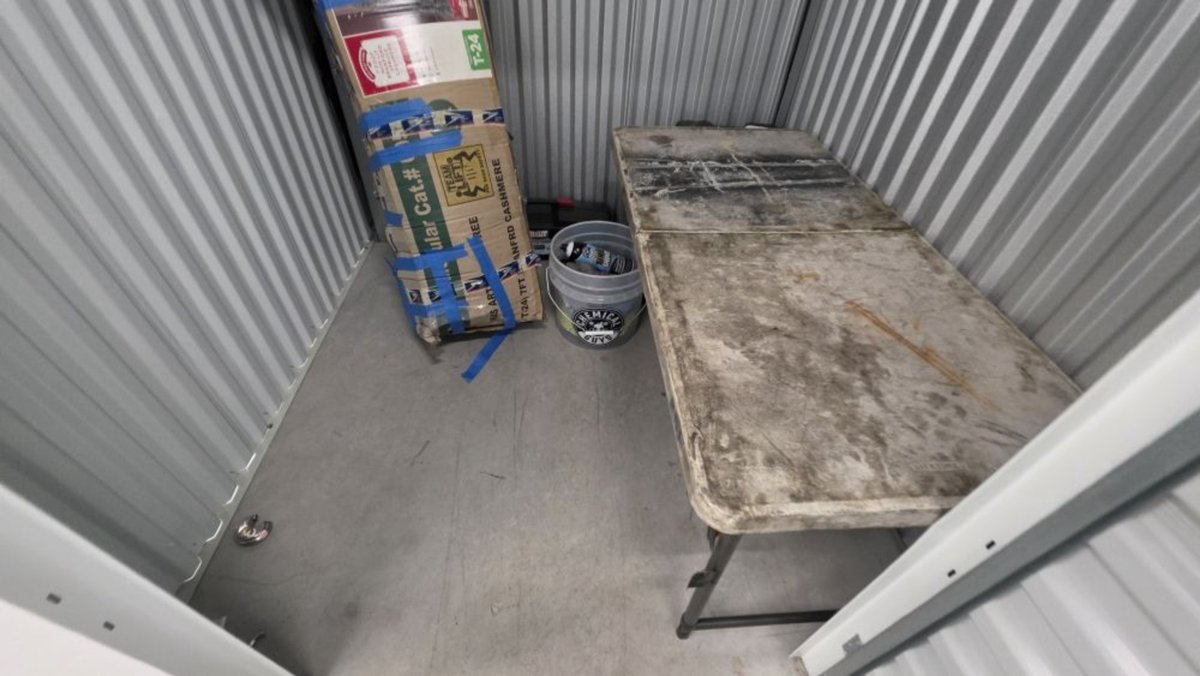 5 x 5 storage unit in Hollywood, FL