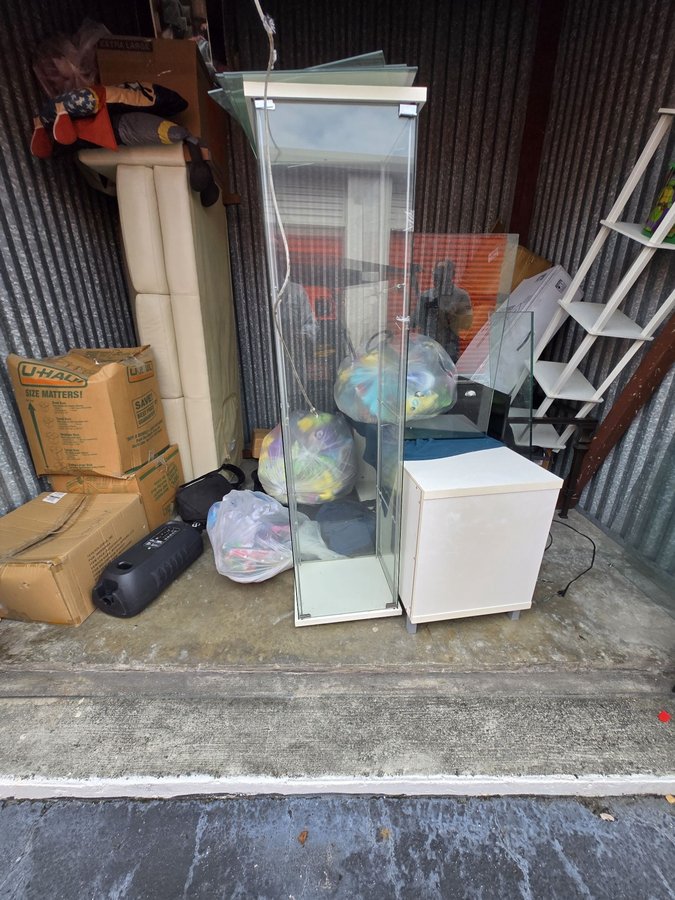 8 x 10 storage unit in Hollywood, FL
