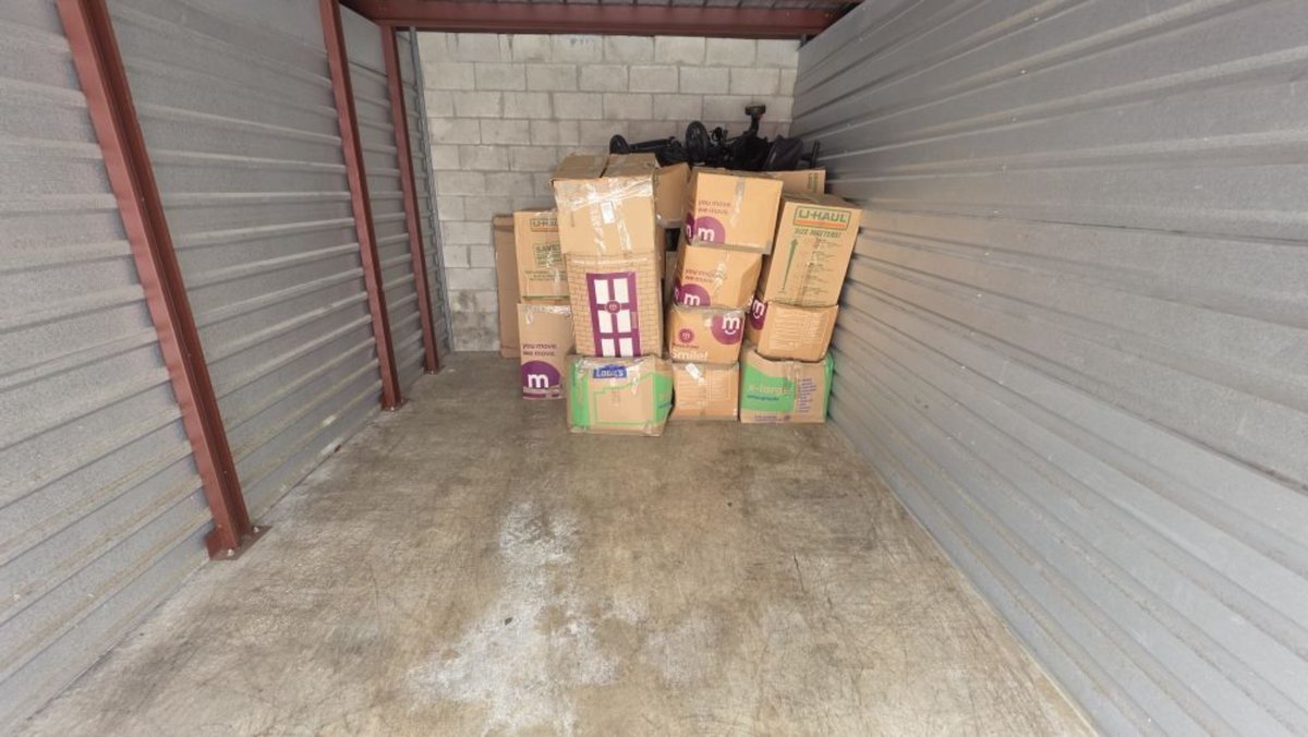 10 x 19 storage unit in Davie, FL