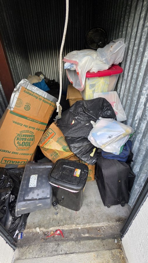 5 x 10 storage unit in Hollywood, FL