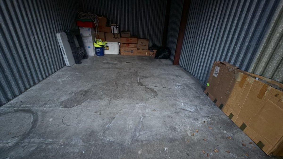 10 x 15 storage unit in Hollywood, FL