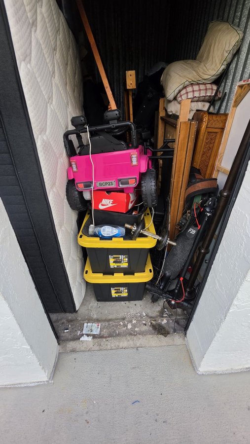 5 x 10 storage unit in Hollywood, FL