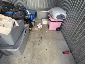 5 x 10 storage unit in Hollywood, FL