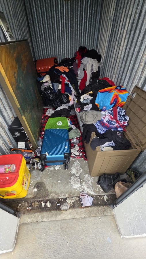5 x 10 storage unit in Hollywood, FL