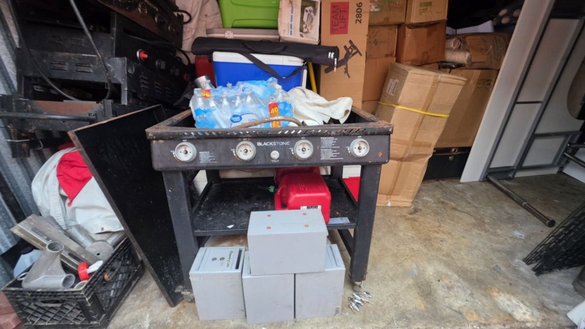 30 x 20 storage unit in Hollywood, FL