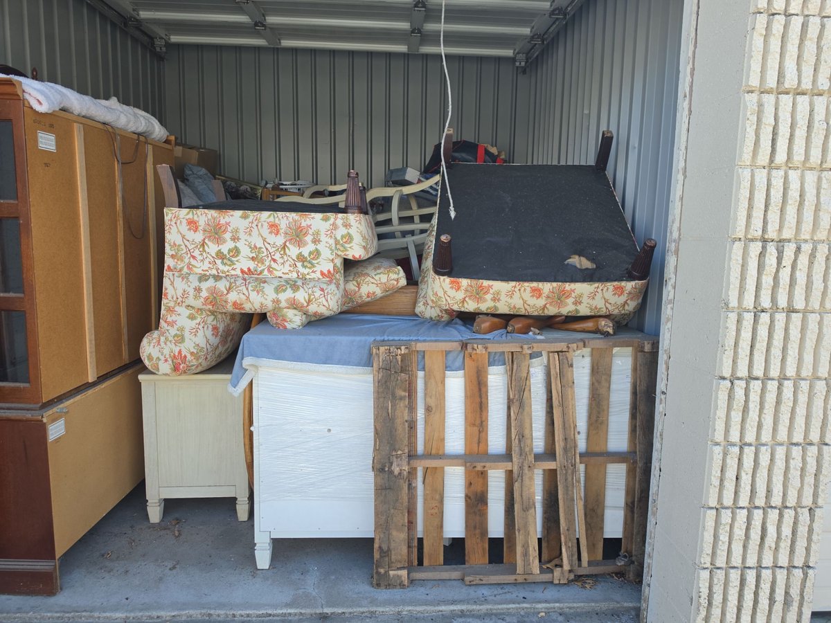 10 x 10 storage unit in Warwick, RI