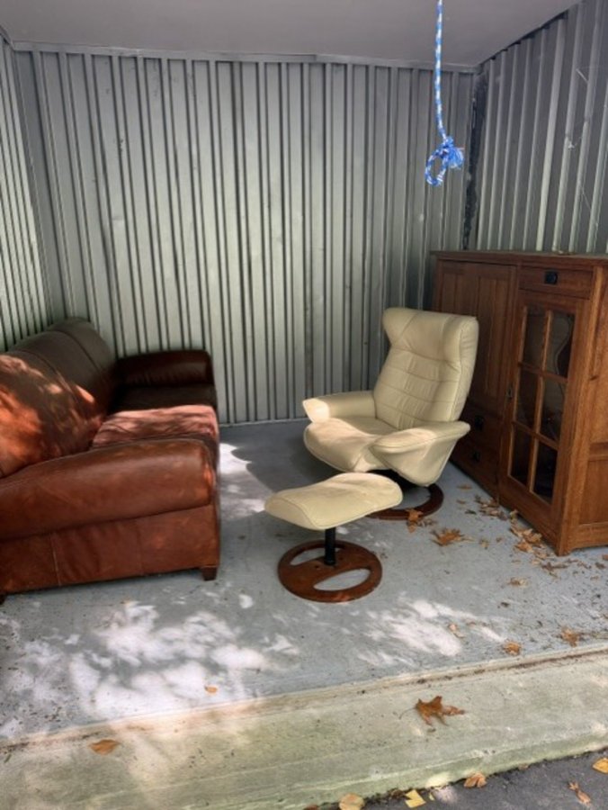 10 x 10 storage unit in Hamden, CT