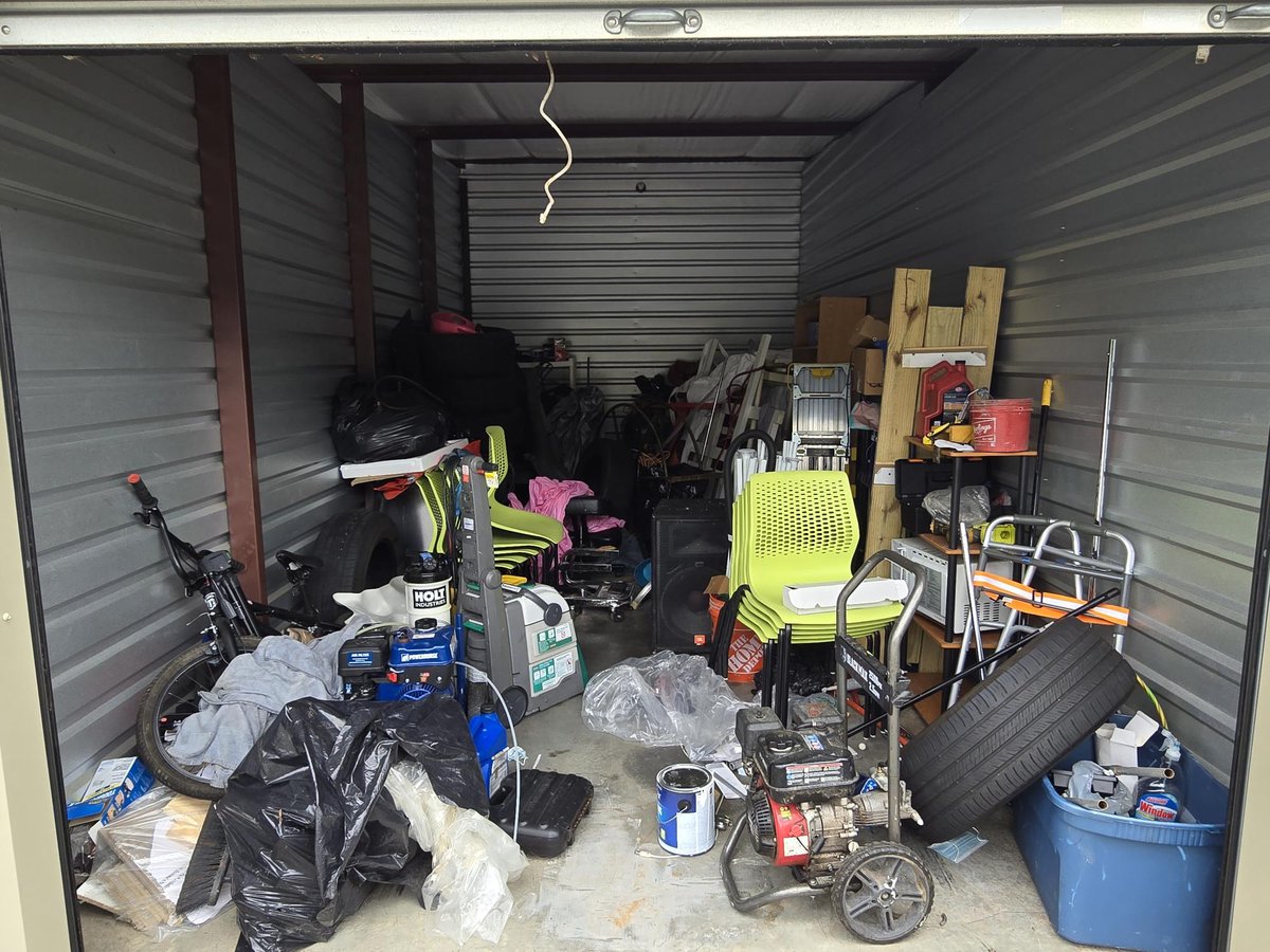 10 x 20 storage unit in Roswell, GA