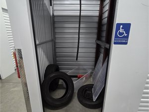 5 x 5 storage unit in Roswell, GA
