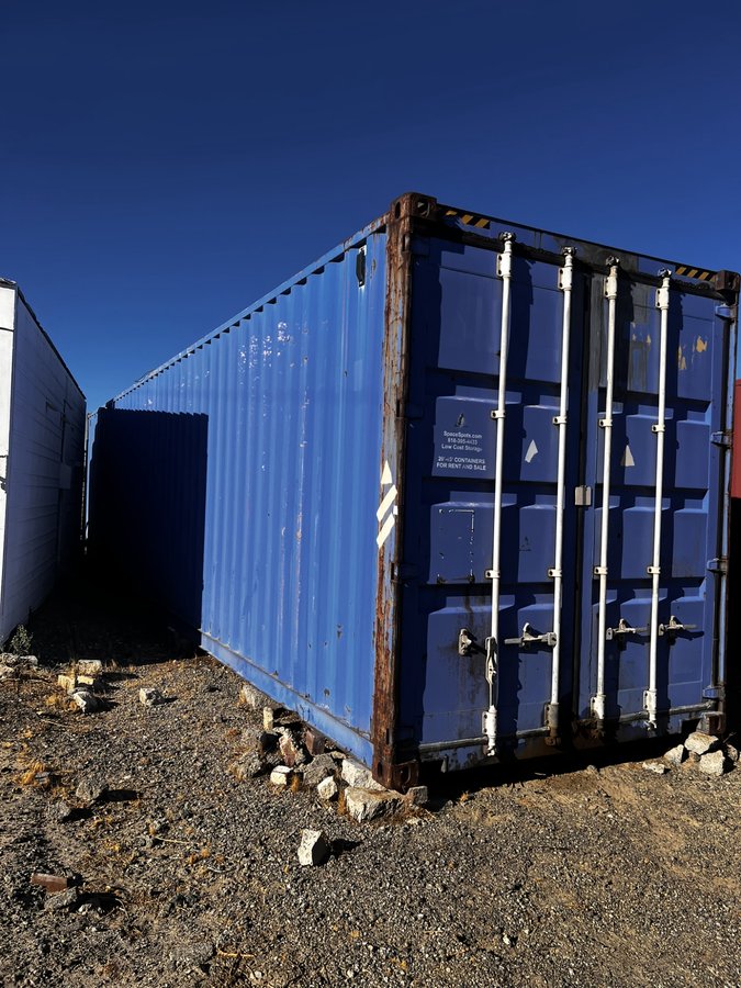 8 x 40 storage unit in Lancaster, CA