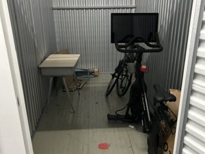 5 x 10 storage unit in North Bergen, NJ