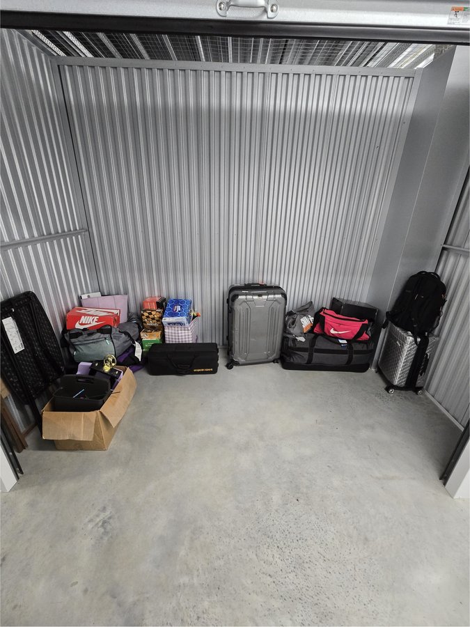 10 x 5 storage unit in Coral Springs, FL