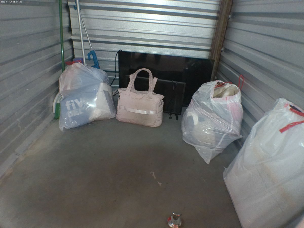5 x 5 storage unit in Shelton, CT
