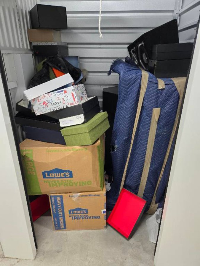 5 x 5 storage unit in Lithia, FL