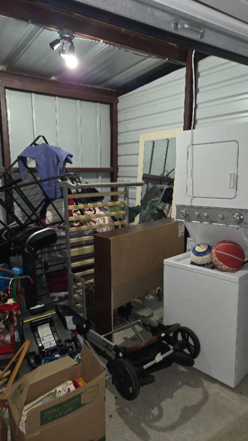 10 x 10 storage unit in Oklahoma City, OK