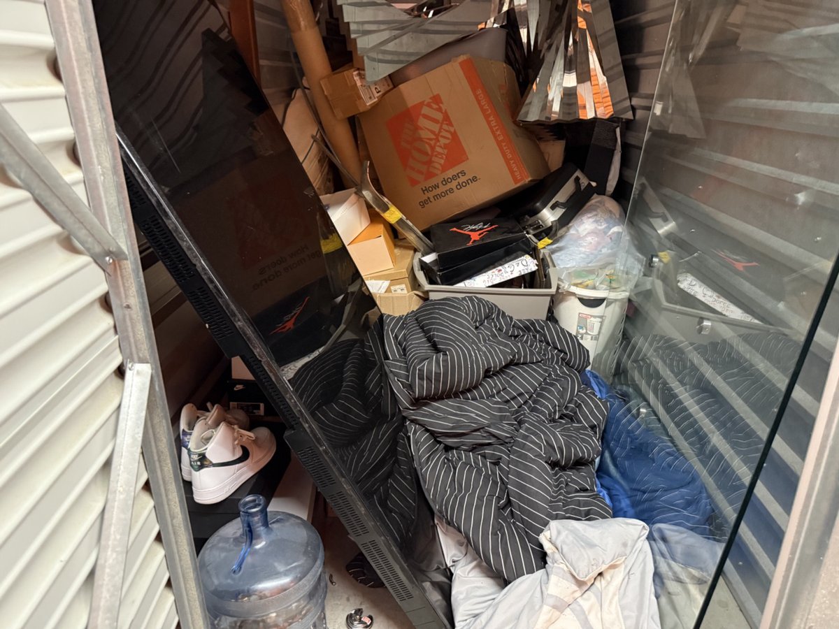 5 x 10 storage unit in Pompano Beach, FL