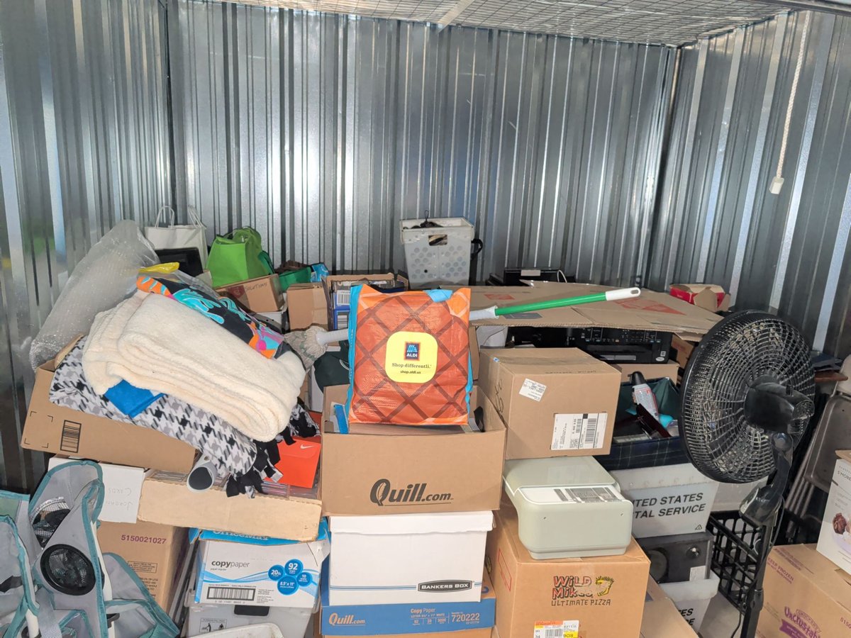 10 x 10 storage unit in St Charles, IL