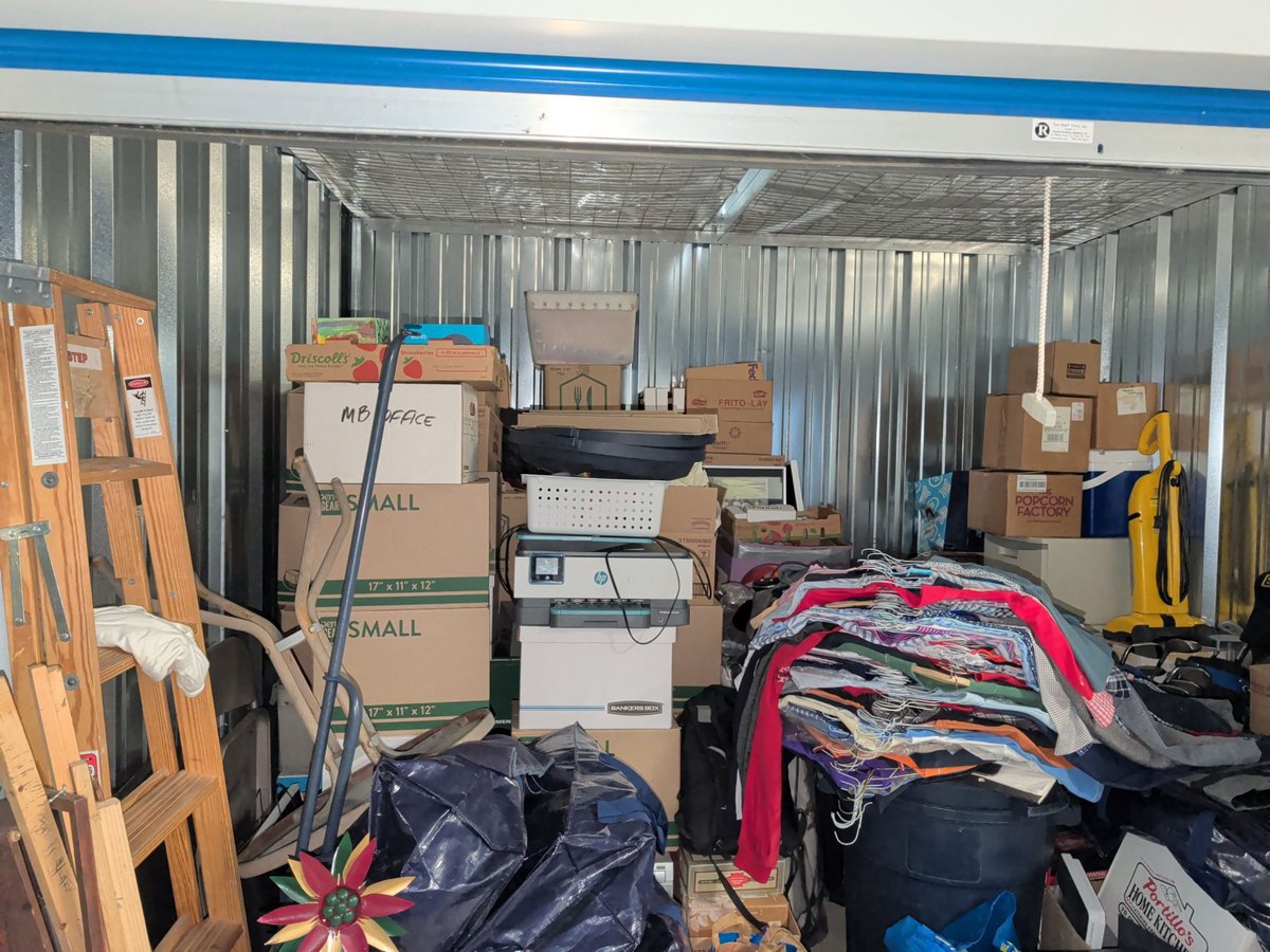10 x 10 storage unit in St Charles, IL