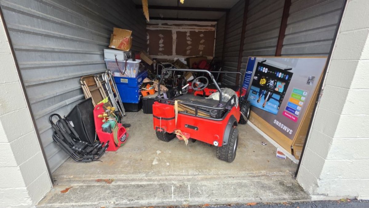 10 x 20 storage unit in Pompano Beach, FL
