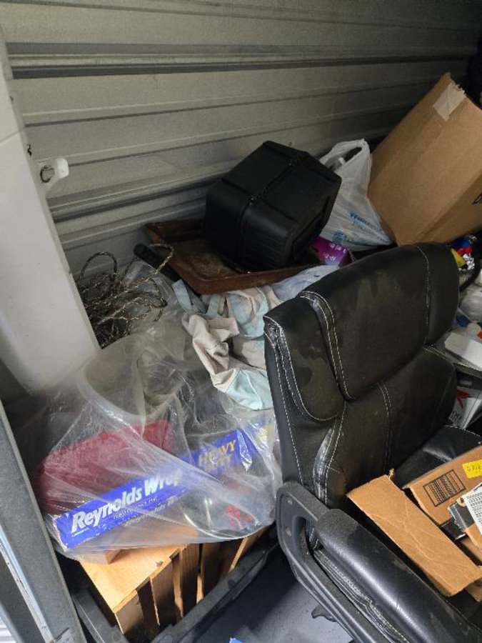 5 x 10 storage unit in Addison, TX