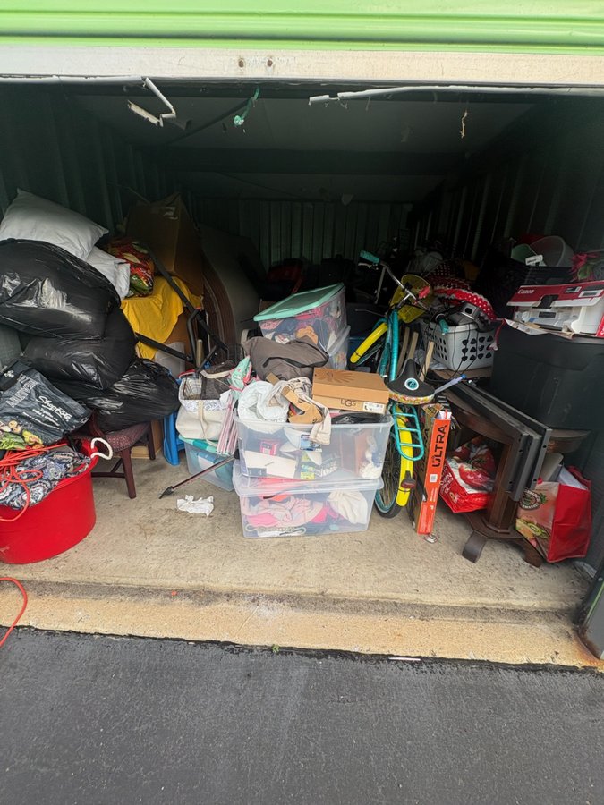 10 x 15 storage unit in Pennsauken, NJ