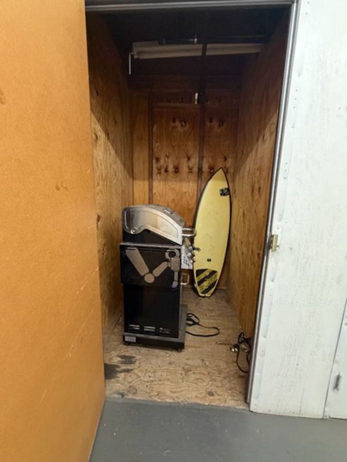 5 x 5 storage unit in Huntington Beach, CA
