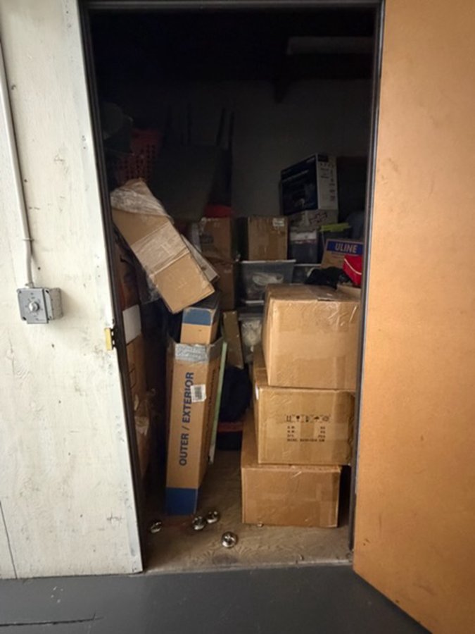 10 x 10 storage unit in Huntington Beach, CA