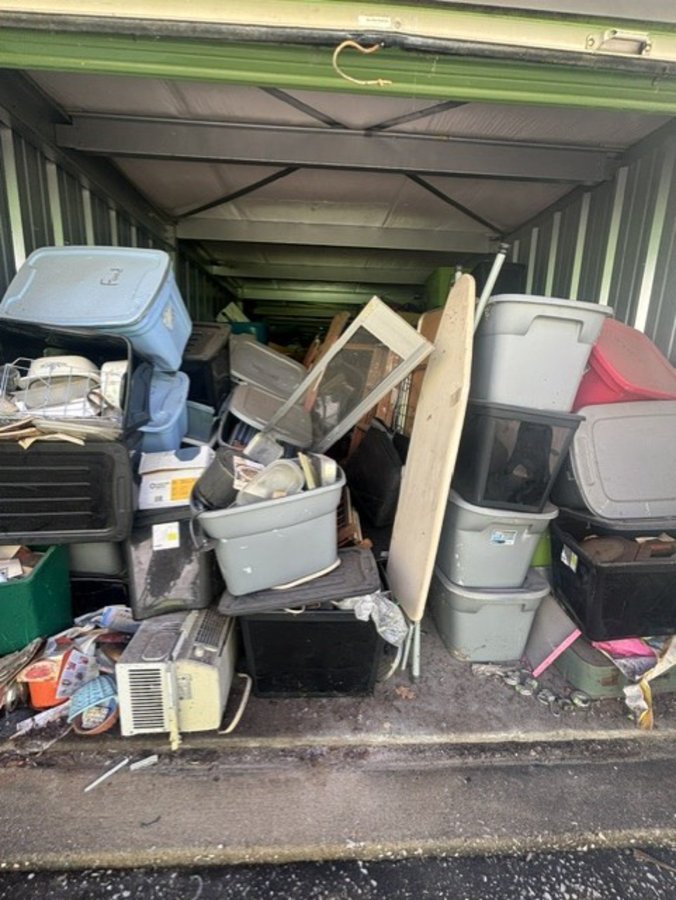 10 x 30 storage unit in Pittsburgh, PA