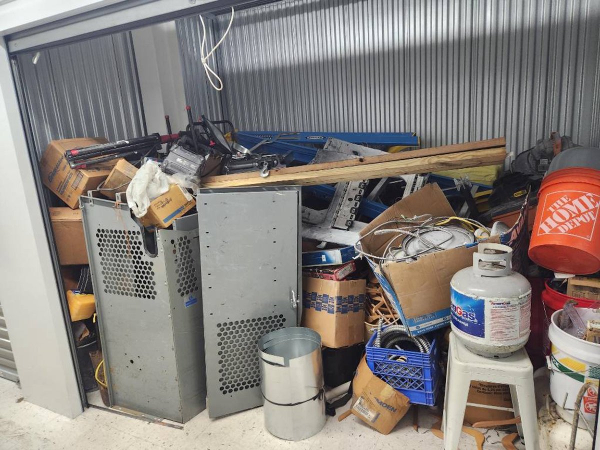 10 x 7 storage unit in Glenview, IL