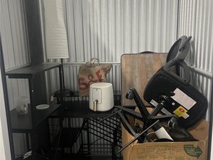 5 x 5 storage unit in Los Angeles, CA