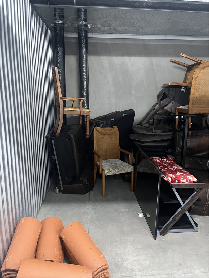 10 x 10 storage unit in Los Angeles, CA
