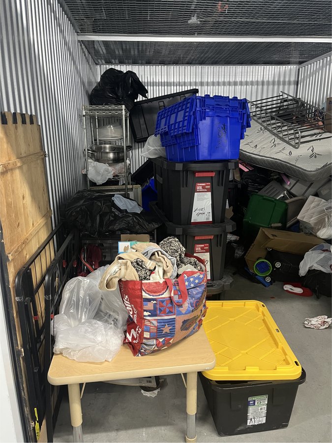 10 x 15 storage unit in Los Angeles, CA