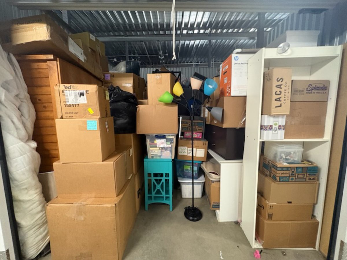 10 x 10 storage unit in Chantilly, VA