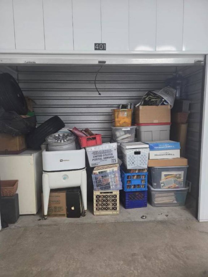 5 x 10 storage unit in Lincolnshire, IL