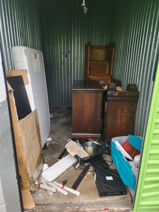 5 x 10 storage unit in Hollywood, FL