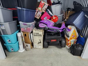 10 x 10 storage unit in Lombard, IL