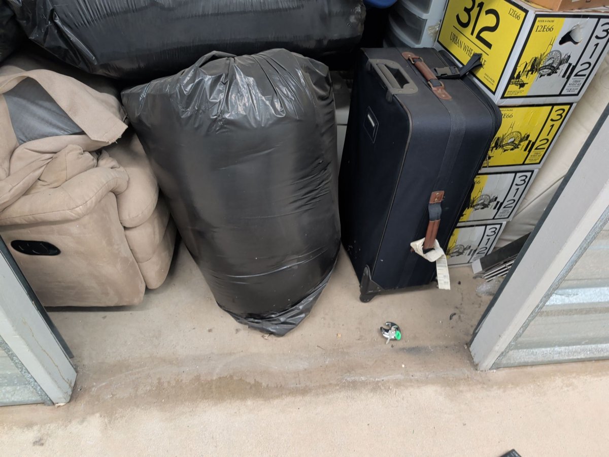 7 x 10 storage unit in Naperville, IL