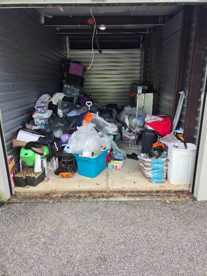 10 x 20 storage unit in Pensacola, FL