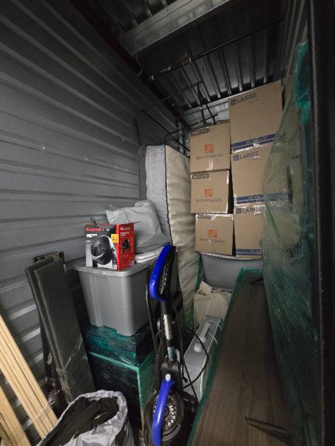 5 x 10 storage unit in Henderson, NV