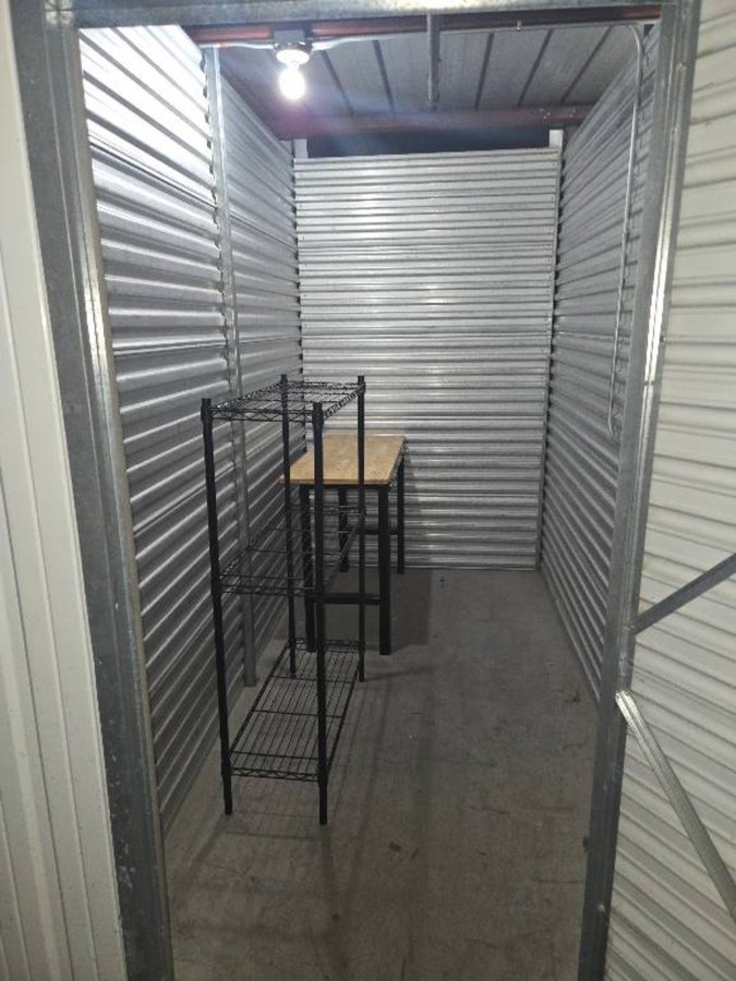 5 x 10 storage unit in Henderson, NV