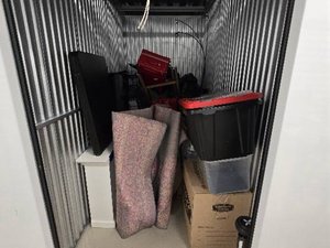 5 x 10 storage unit in Crystal Lake, IL