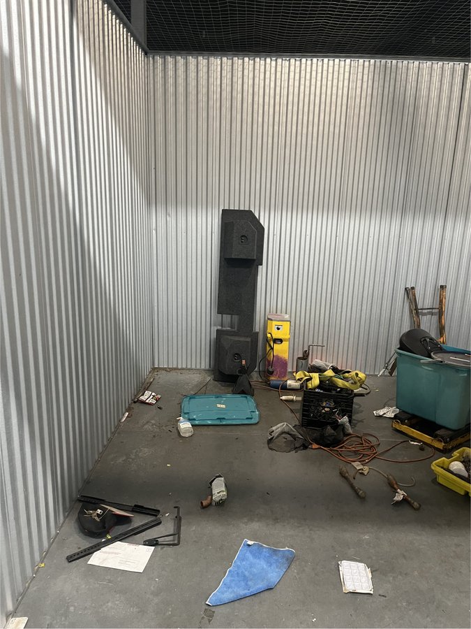 10 x 10 storage unit in Los Angeles, CA