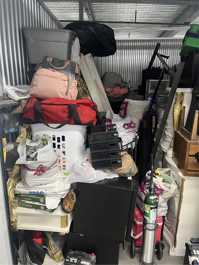 10 x 12 storage unit in Los Angeles, CA