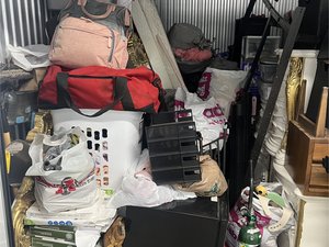 10 x 12 storage unit in Los Angeles, CA