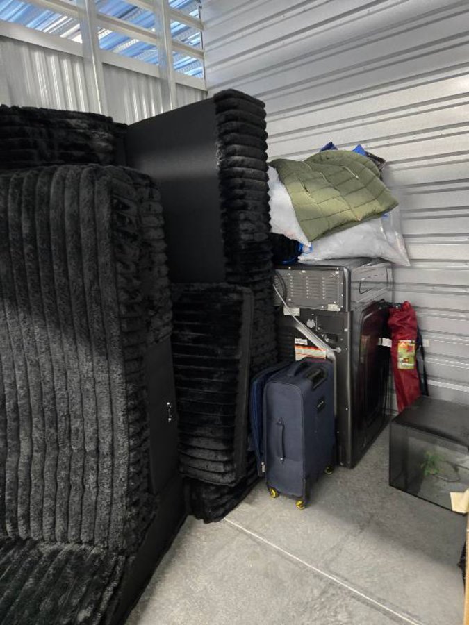 10 x 10 storage unit in Henderson, NV