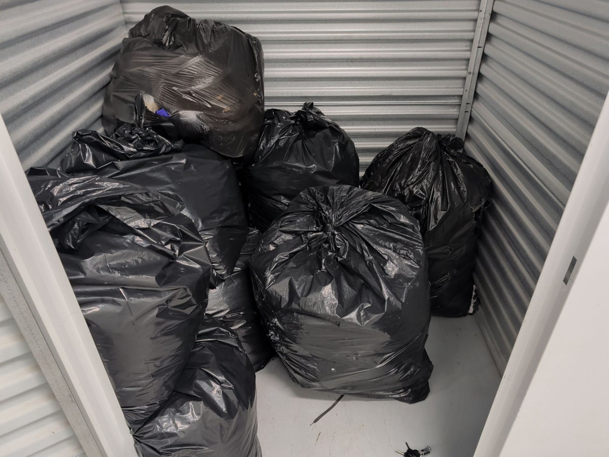 5 x 5 storage unit in Aurora, IL